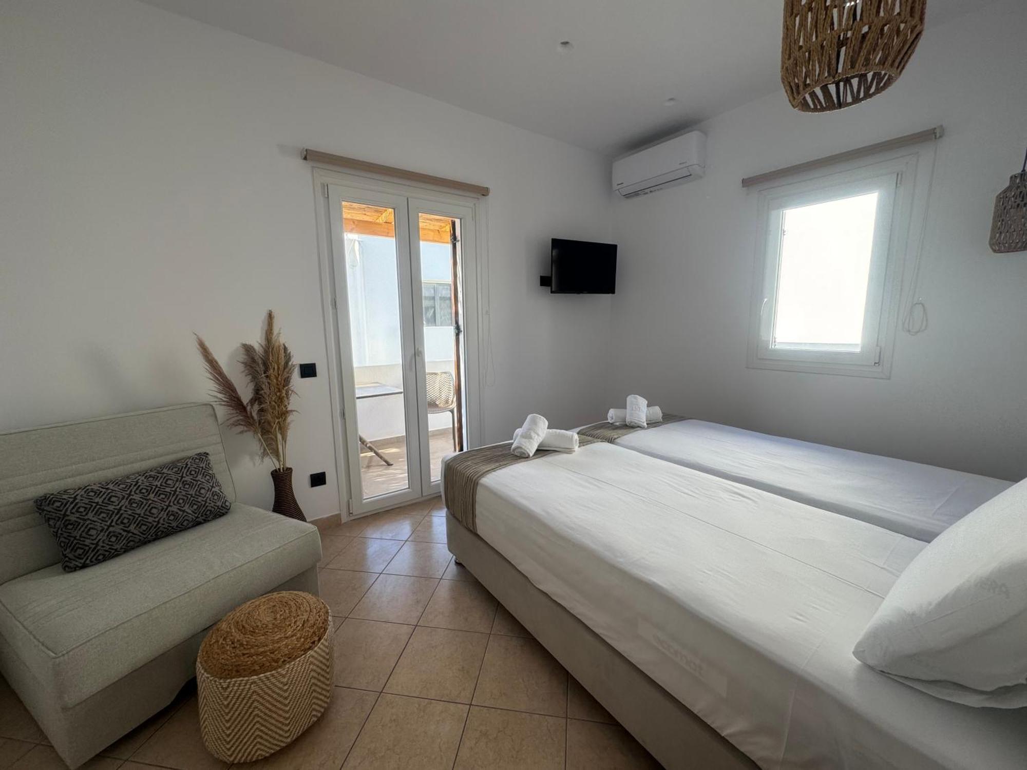 Eleni'S Rooms Antiparos Town Extérieur photo