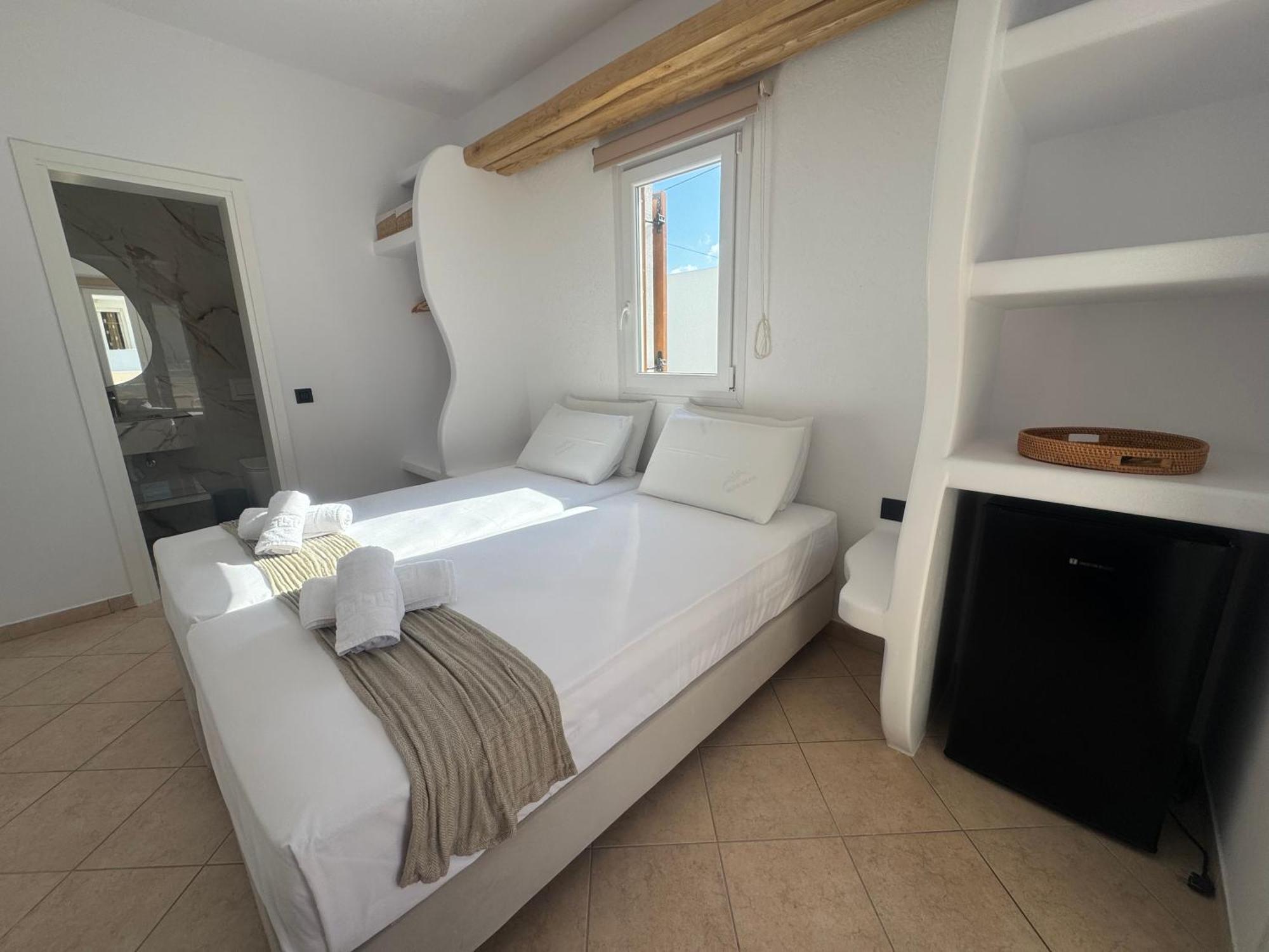 Eleni'S Rooms Antiparos Town Extérieur photo