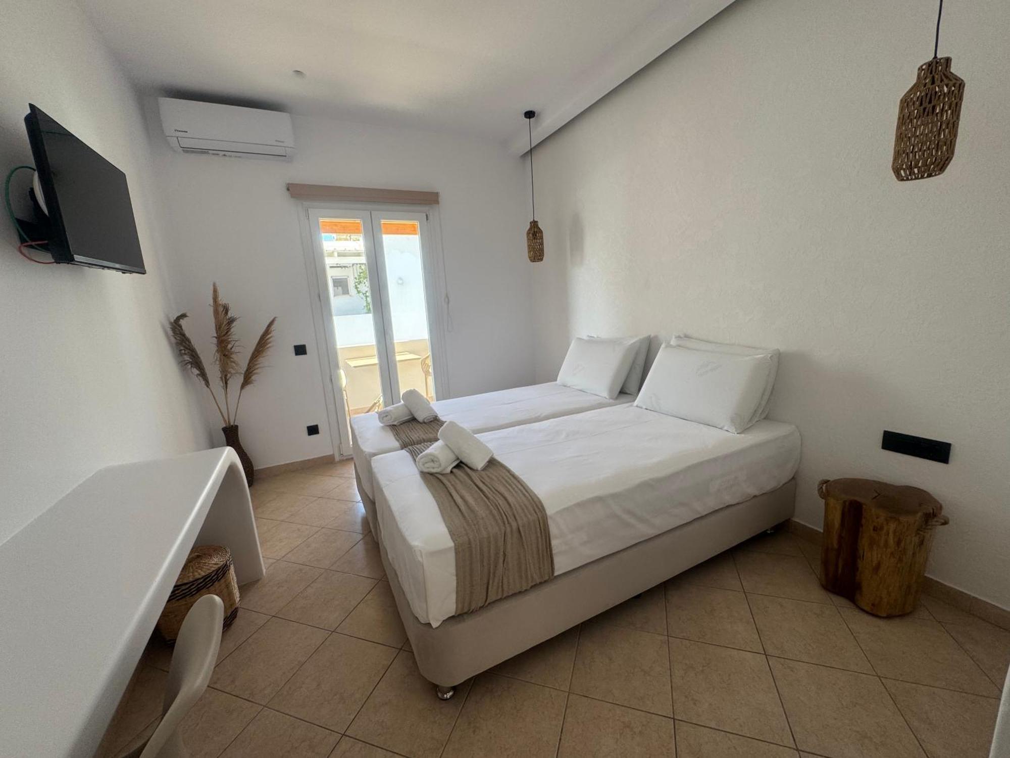 Eleni'S Rooms Antiparos Town Extérieur photo